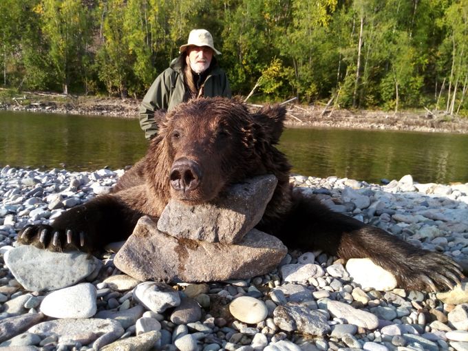 East Siberia brown bear hunt